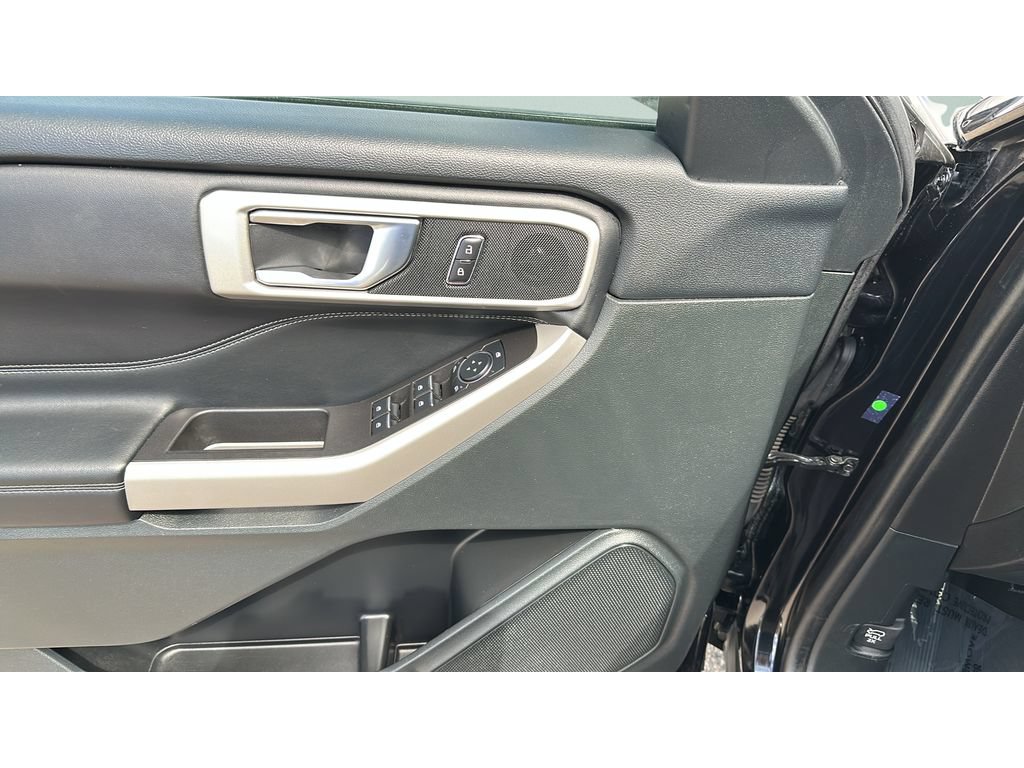 Used 2024 Ford Explorer XLT w/ Equipment Group 202A AWD/4WD image 11