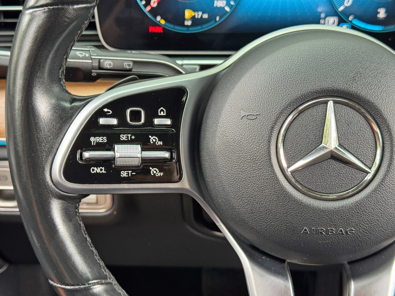 Used 2021 Mercedes-Benz GLE 350 w/ Premium Package image 22