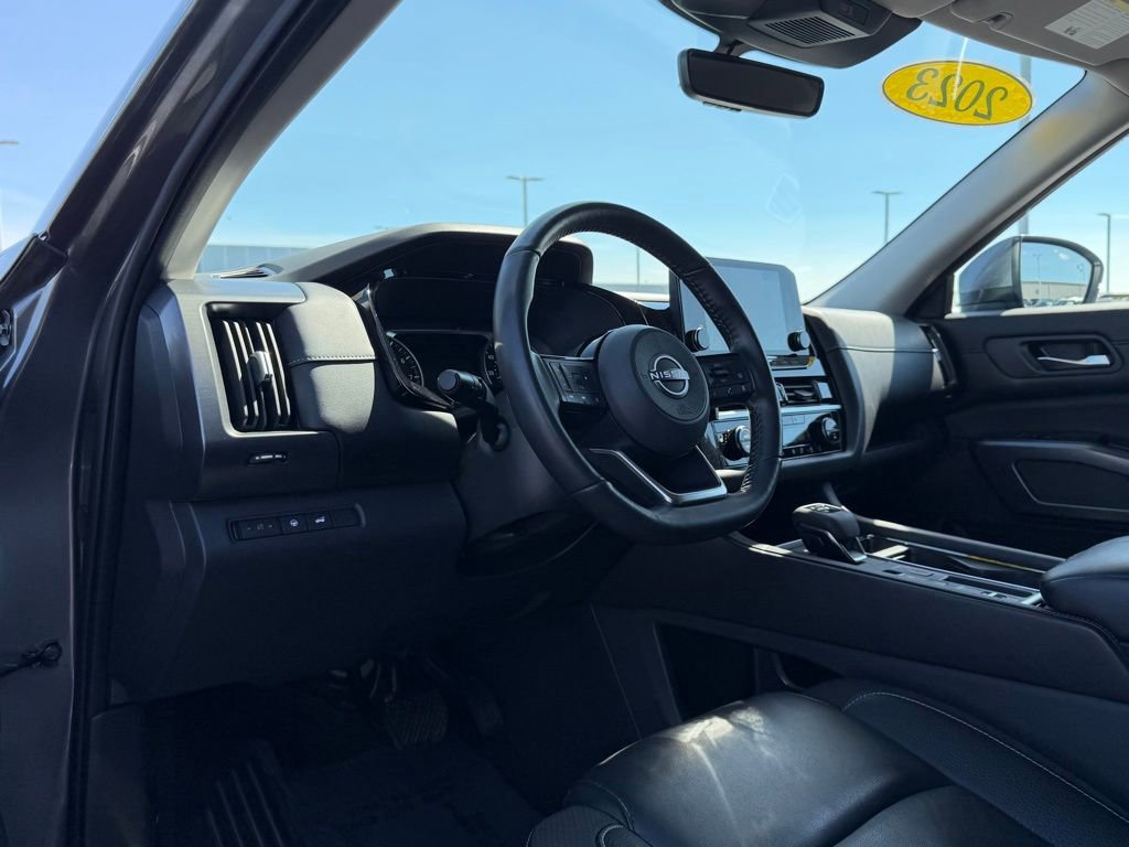 Used 2023 Nissan Pathfinder SL w/ Black Appearance Package FWD image 11