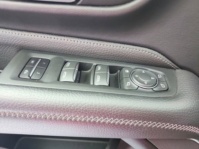 Used 2024 GMC Yukon Denali image 38