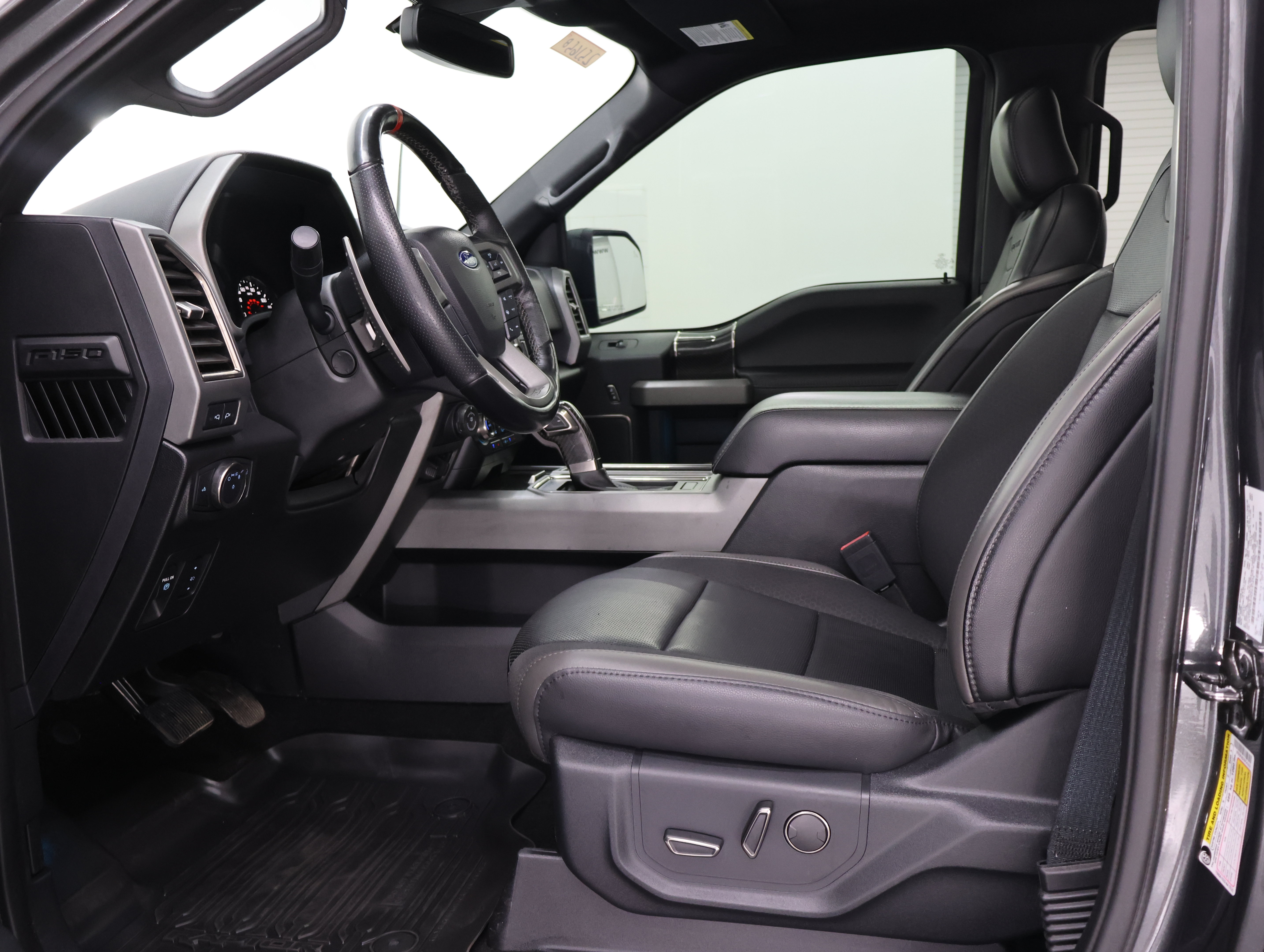 Used 2019 Ford F150 Raptor w/ Equipment Group 802A Luxury AWD/4WD image 8