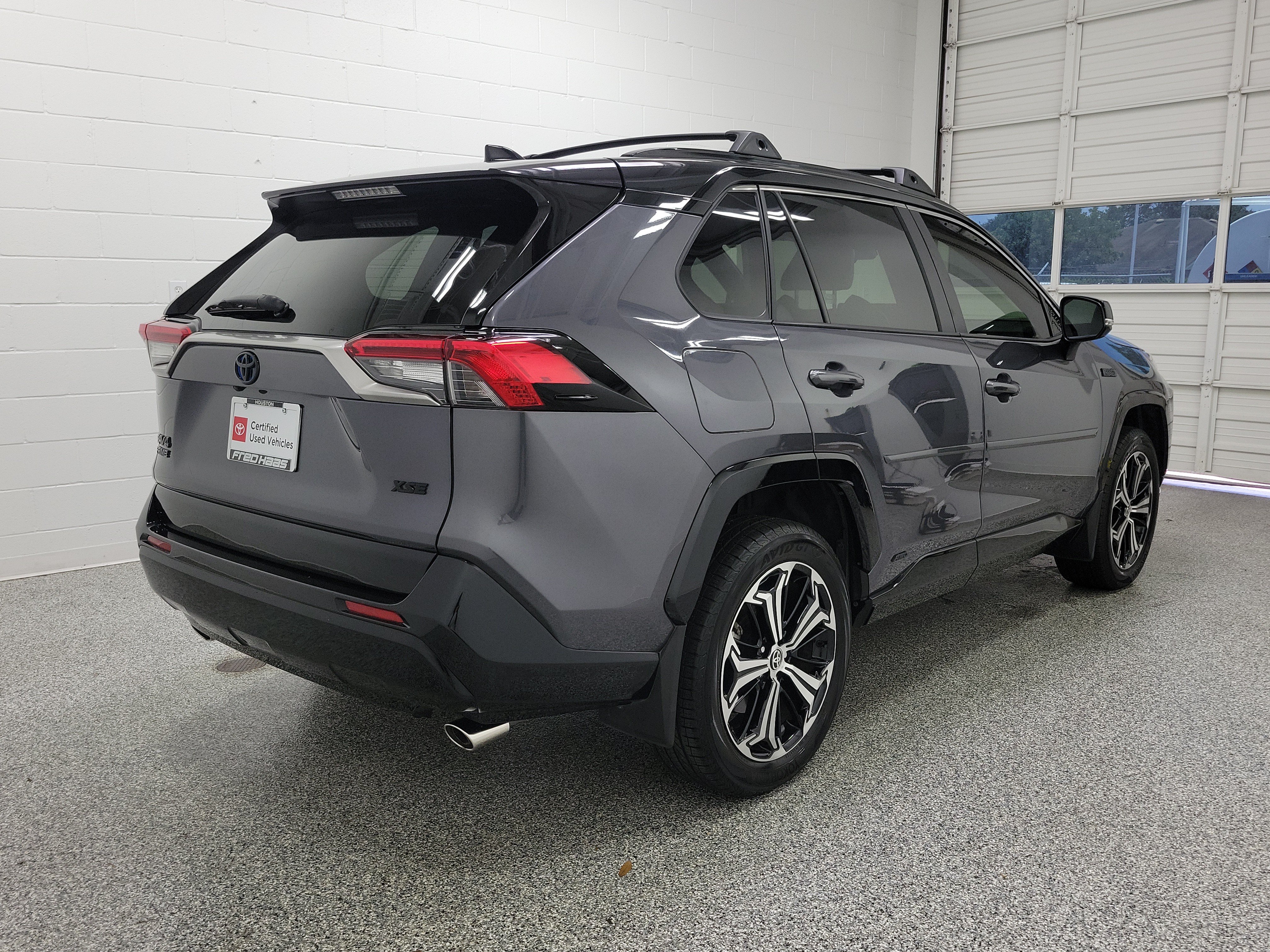 Used 2023 Toyota RAV4 XSE w/ Weather Package AWD/4WD image 4