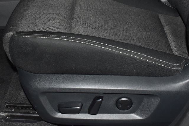 Used 2025 Nissan Rogue SV image 12