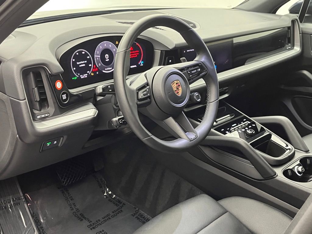 Used 2025 Porsche Cayenne image 4