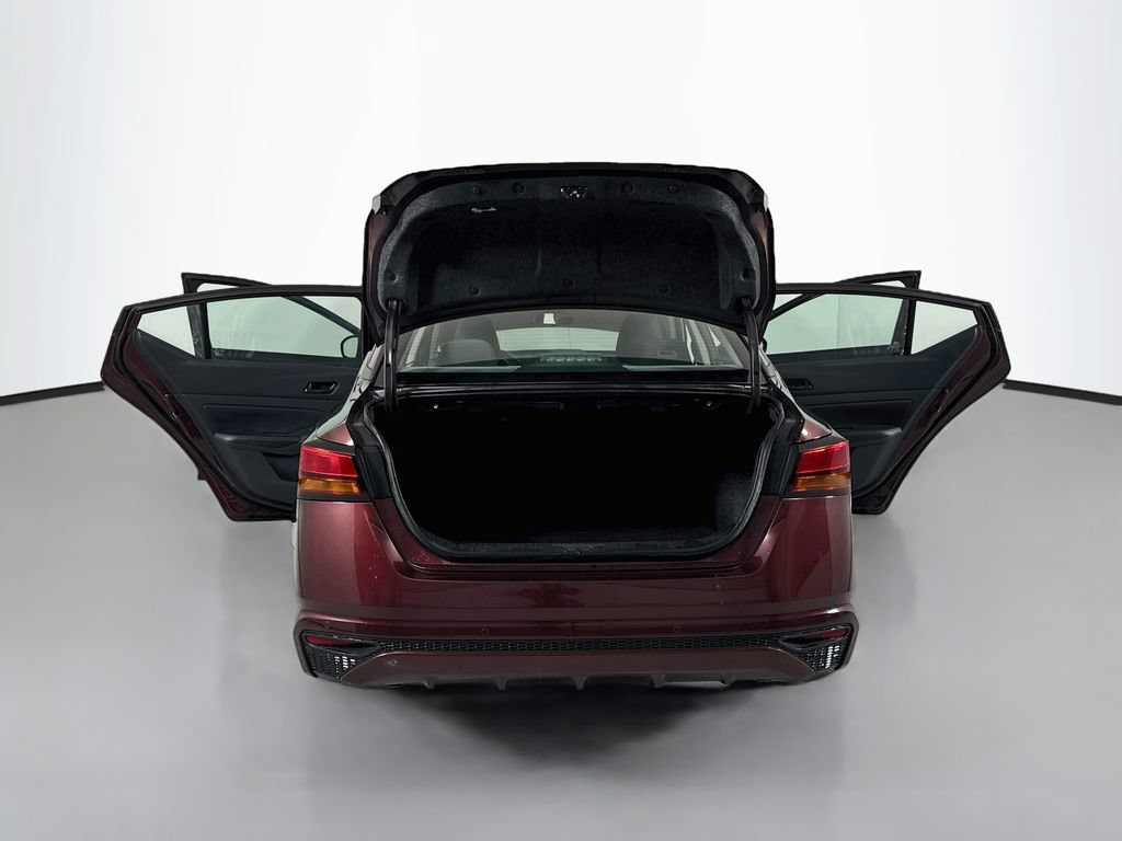Used 2024 Nissan Altima 2.5 SV FWD image 22
