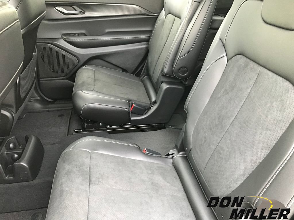 New 2025 Jeep Grand Cherokee L Altitude image 25