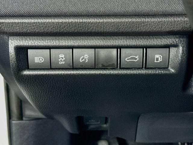 Certified 2025 Toyota Camry LE FWD image 11