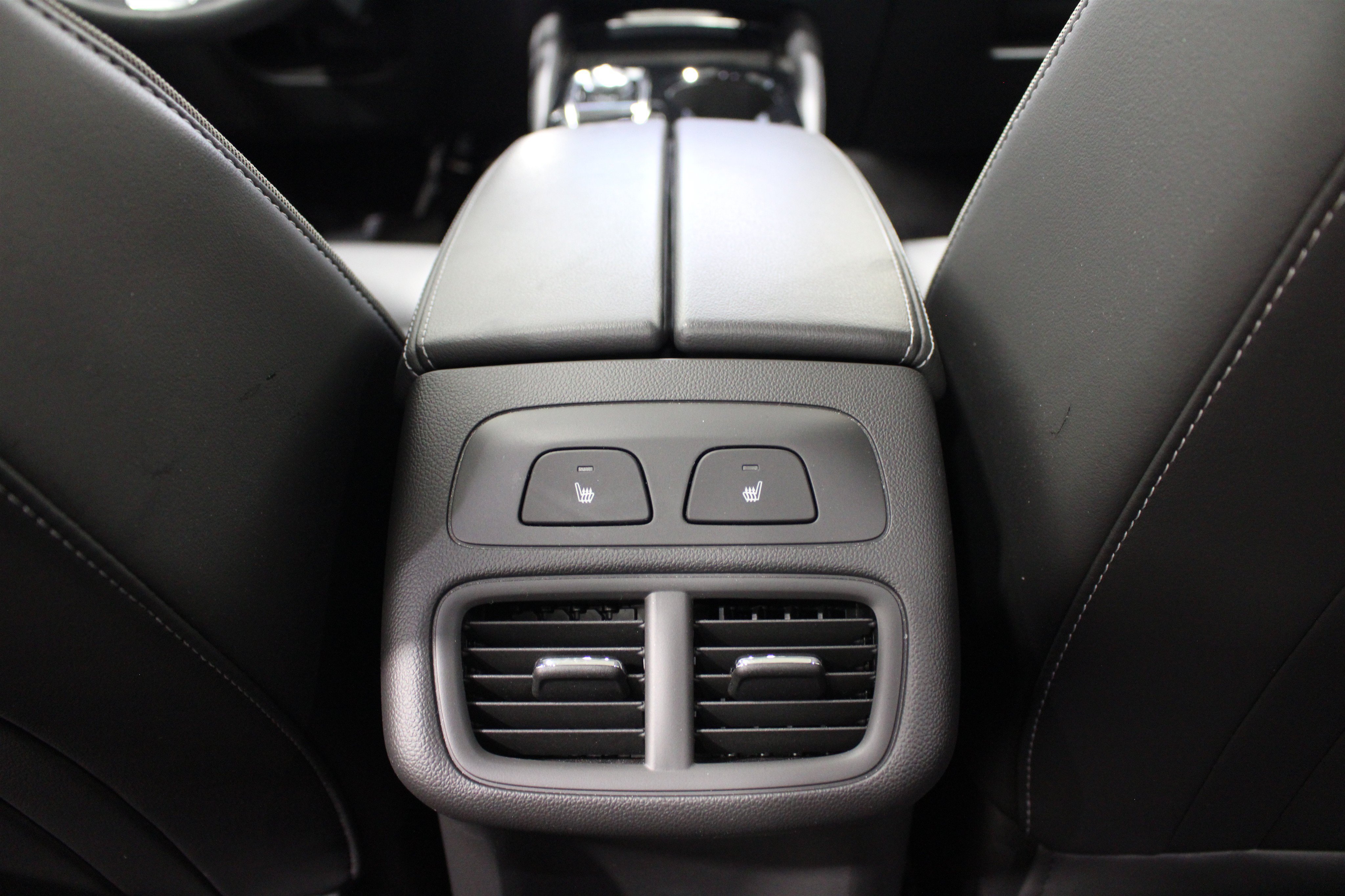 Used 2025 Buick Envision Avenir AWD/4WD image 25