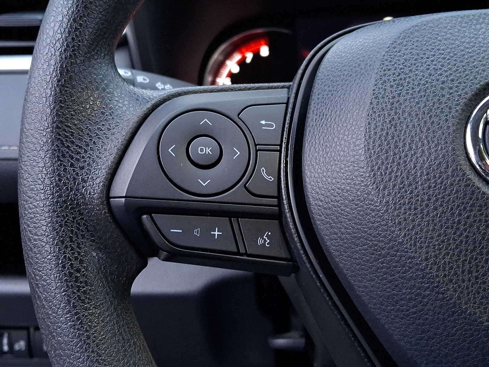 Used 2023 Toyota RAV4 LE image 22