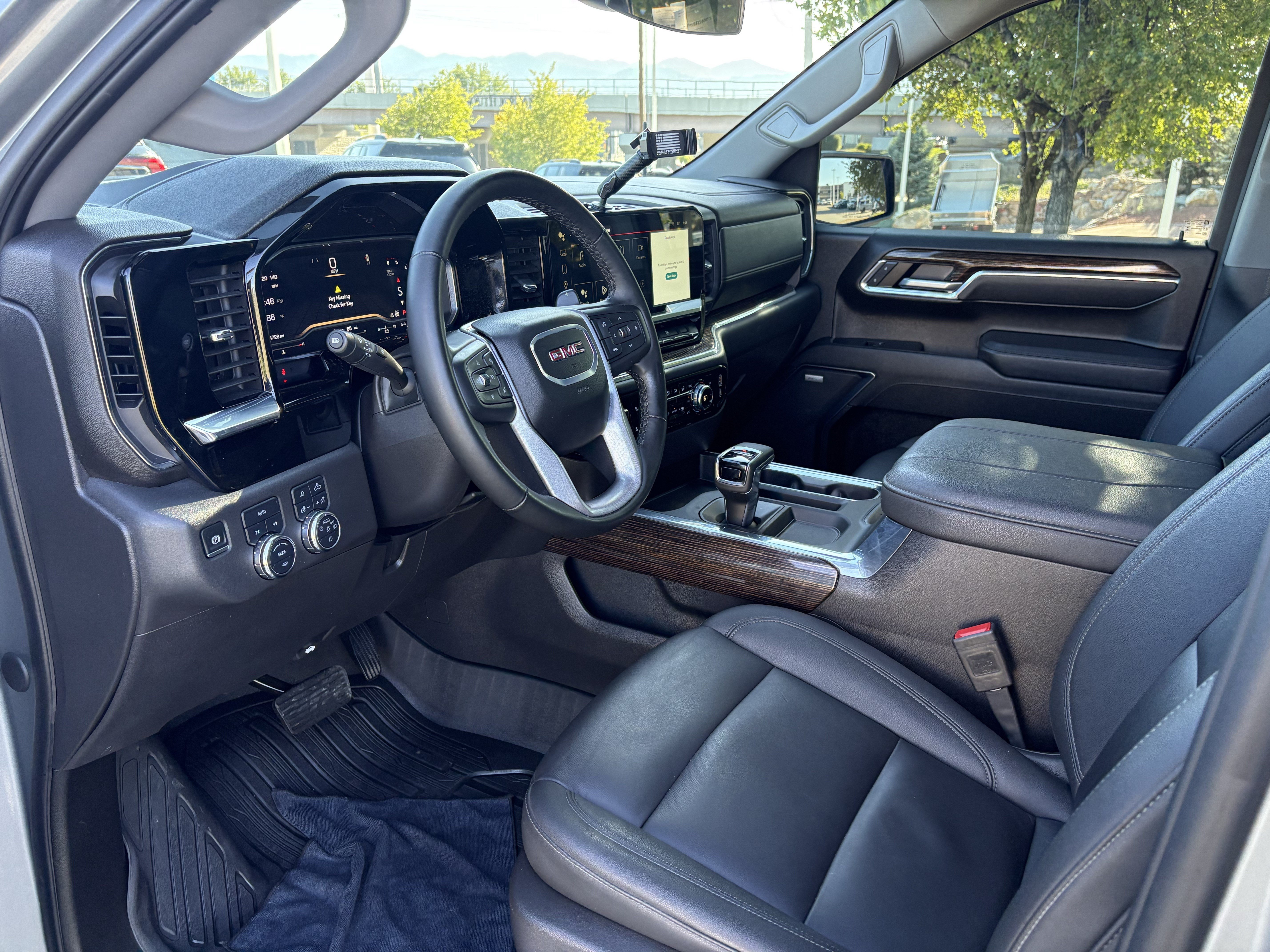 Used 2025 GMC Sierra 1500 Elevation w/ Elevation Premium Package AWD/4WD image 13