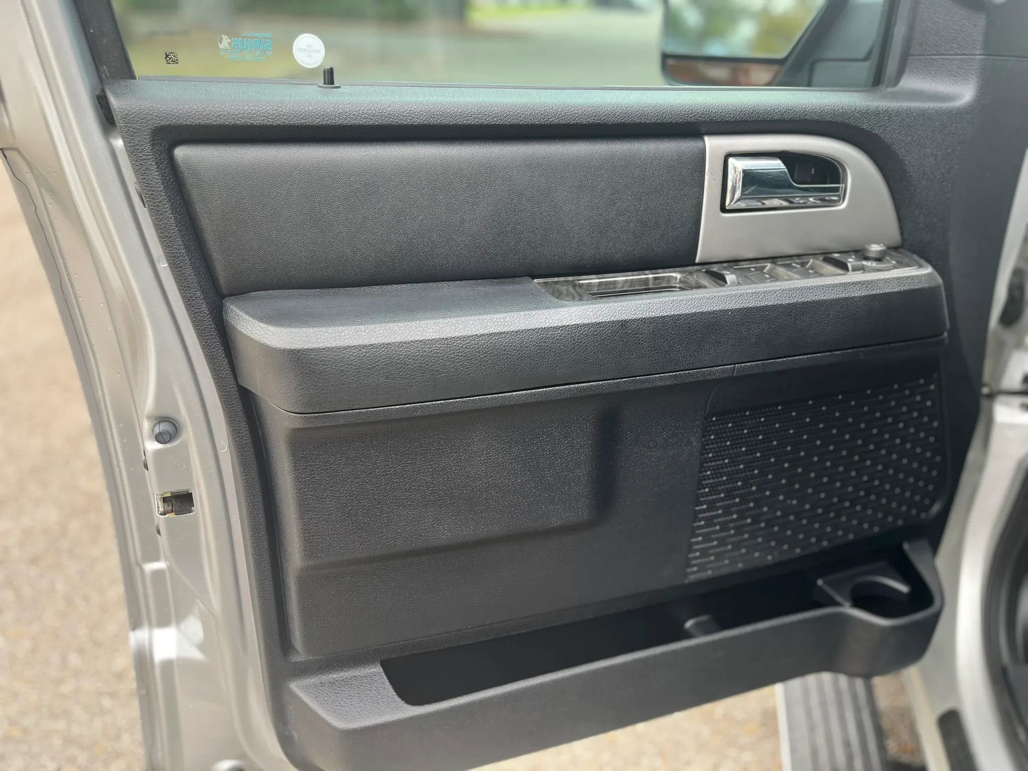 Used 2017 Ford Expedition Limited w/ Equipment Group 301A image 9