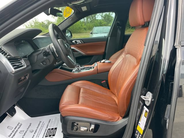 Used 2022 BMW X6 M50i w/ Dynamic Handling Package AWD/4WD image 19