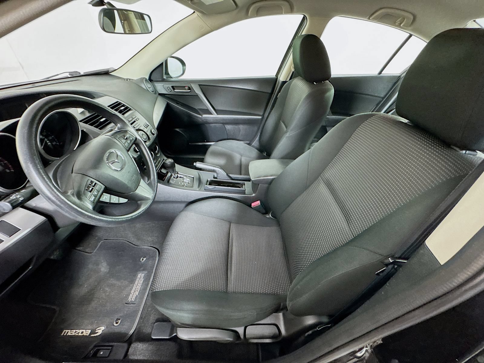 Used 2013 MAZDA MAZDA3 i Sport FWD image 18