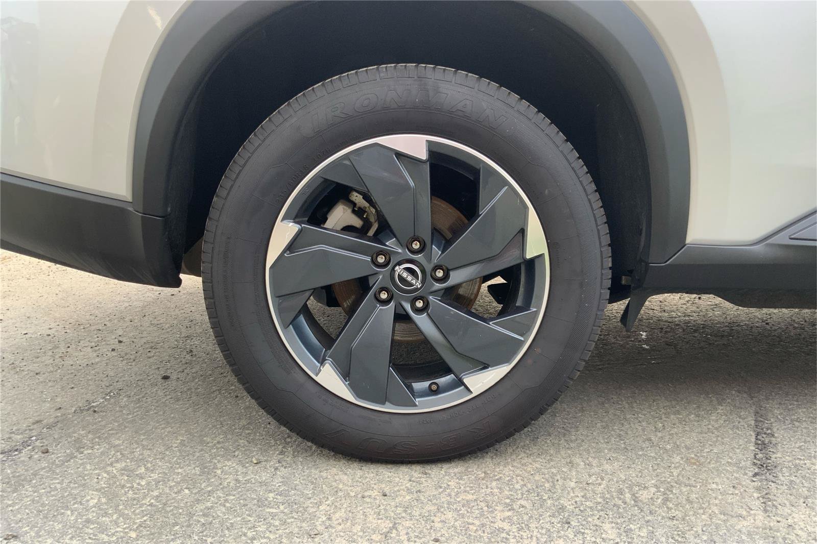 Used 2024 Nissan Rogue SV AWD/4WD image 26