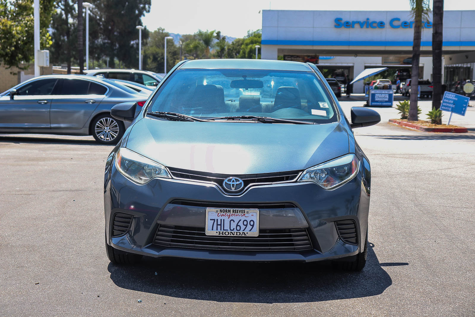 Used 2015 Toyota Corolla LE FWD image 2