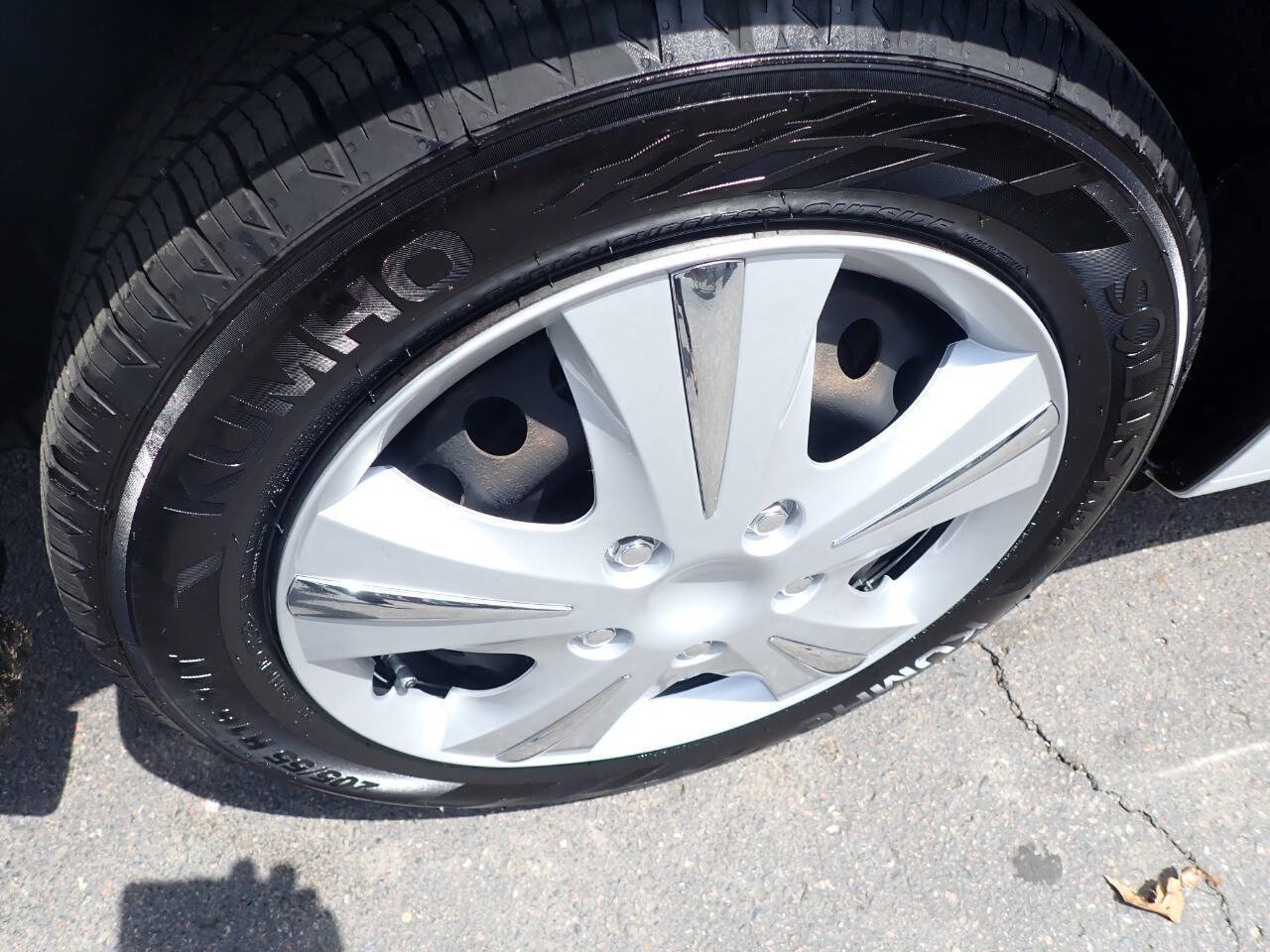 Used 2016 Nissan Sentra SV FWD image 7