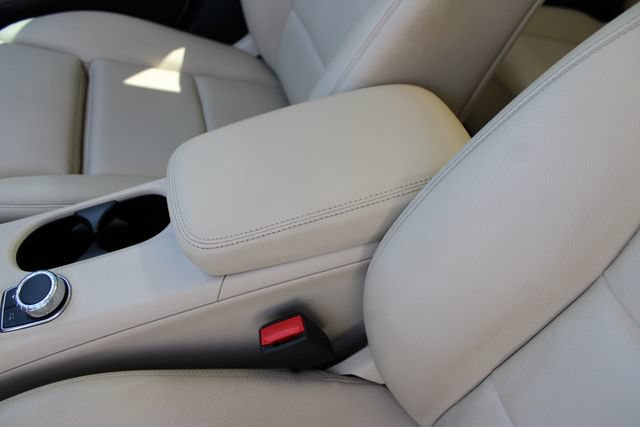 Used 2020 Mercedes-Benz GLA 250 4MATIC w/ Premium Package image 20