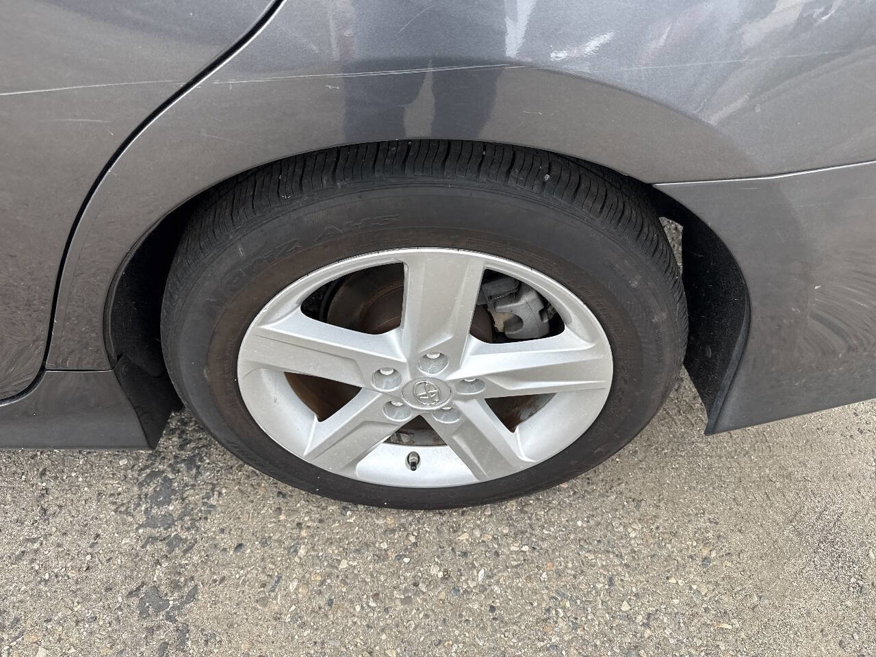 Used 2013 Toyota Camry SE w/ Convenience Pkg image 6