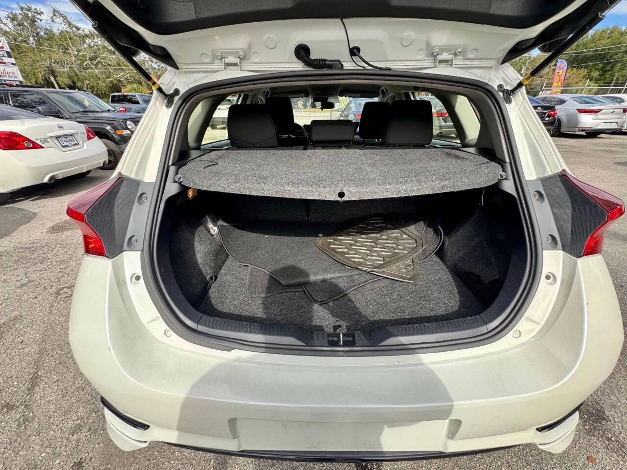 Used 2018 Toyota Corolla iM image 20