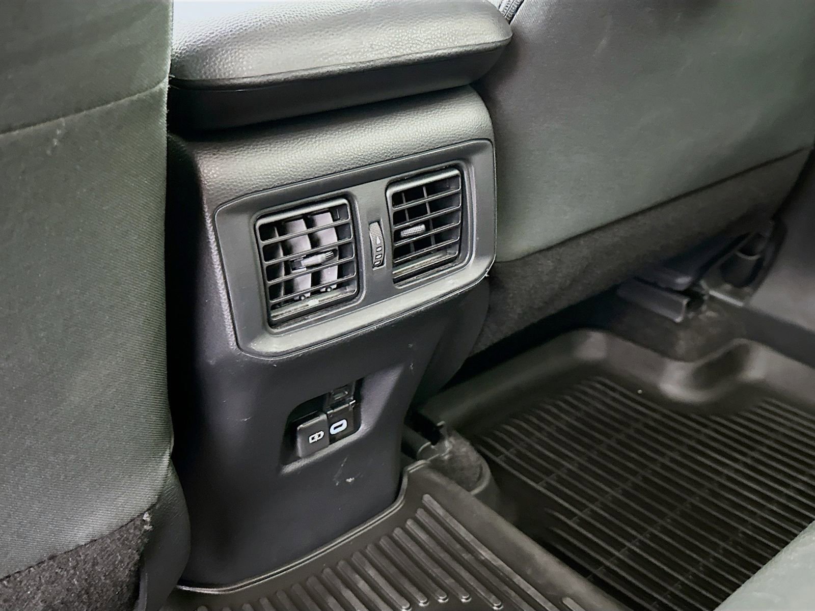 Used 2024 Toyota RAV4 XLE image 24