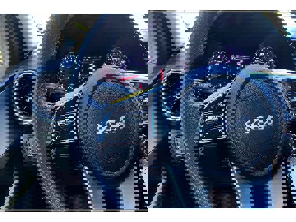 Used 2023 Kia Forte LXS image 19