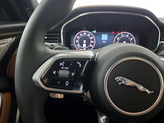 Used 2024 Jaguar XF R-Dynamic SE RWD image 23