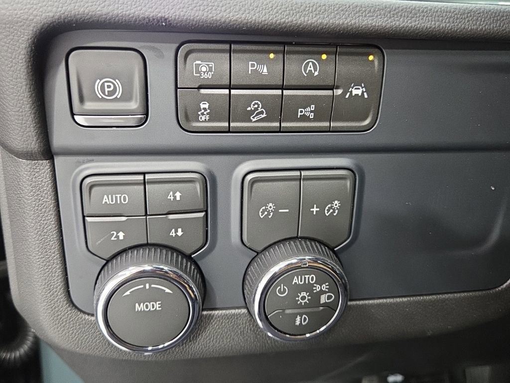New 2026 Chevrolet Suburban Z71 w/ Comfort Package image 30