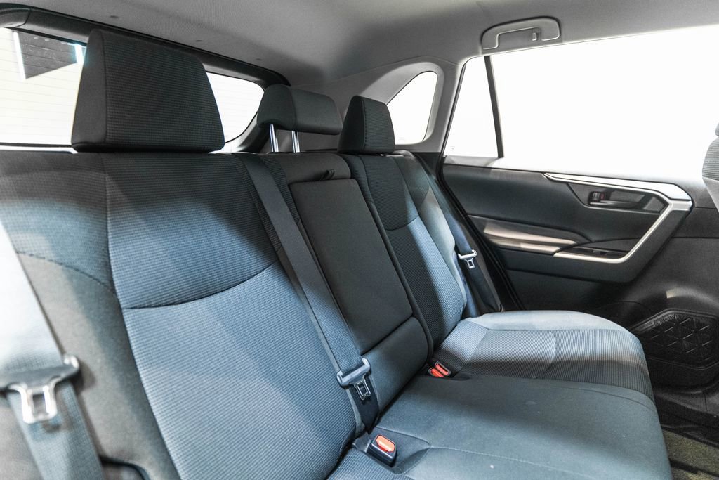 Used 2024 Toyota RAV4 LE AWD/4WD image 30