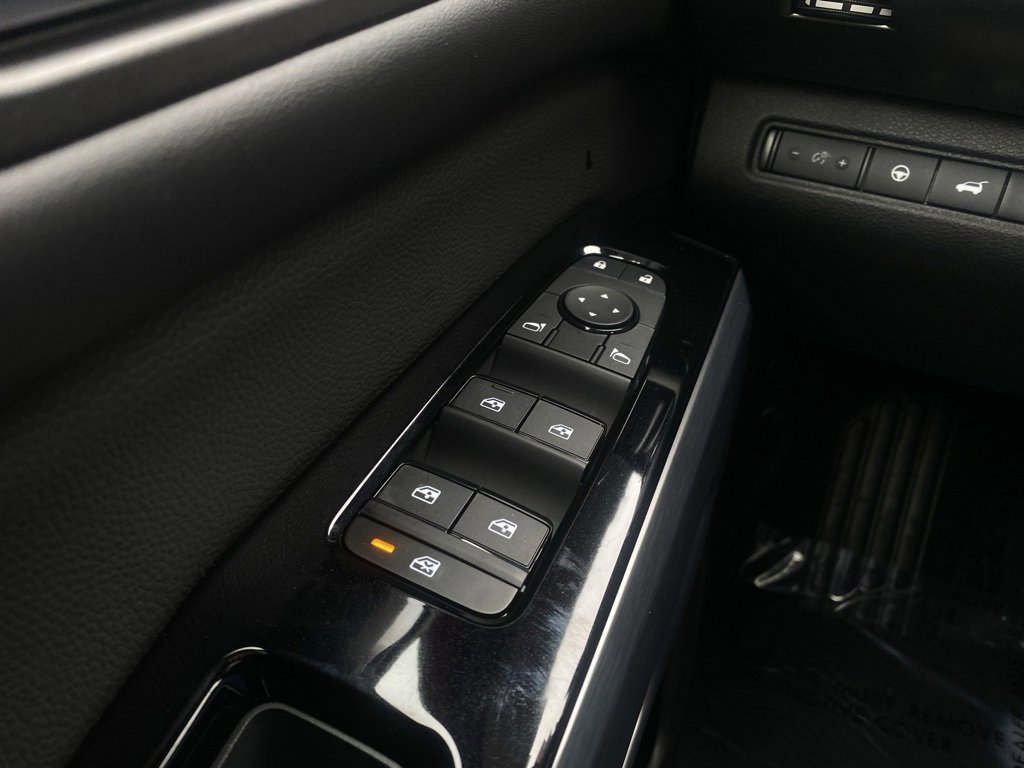 Used 2024 Nissan Pathfinder SL image 12