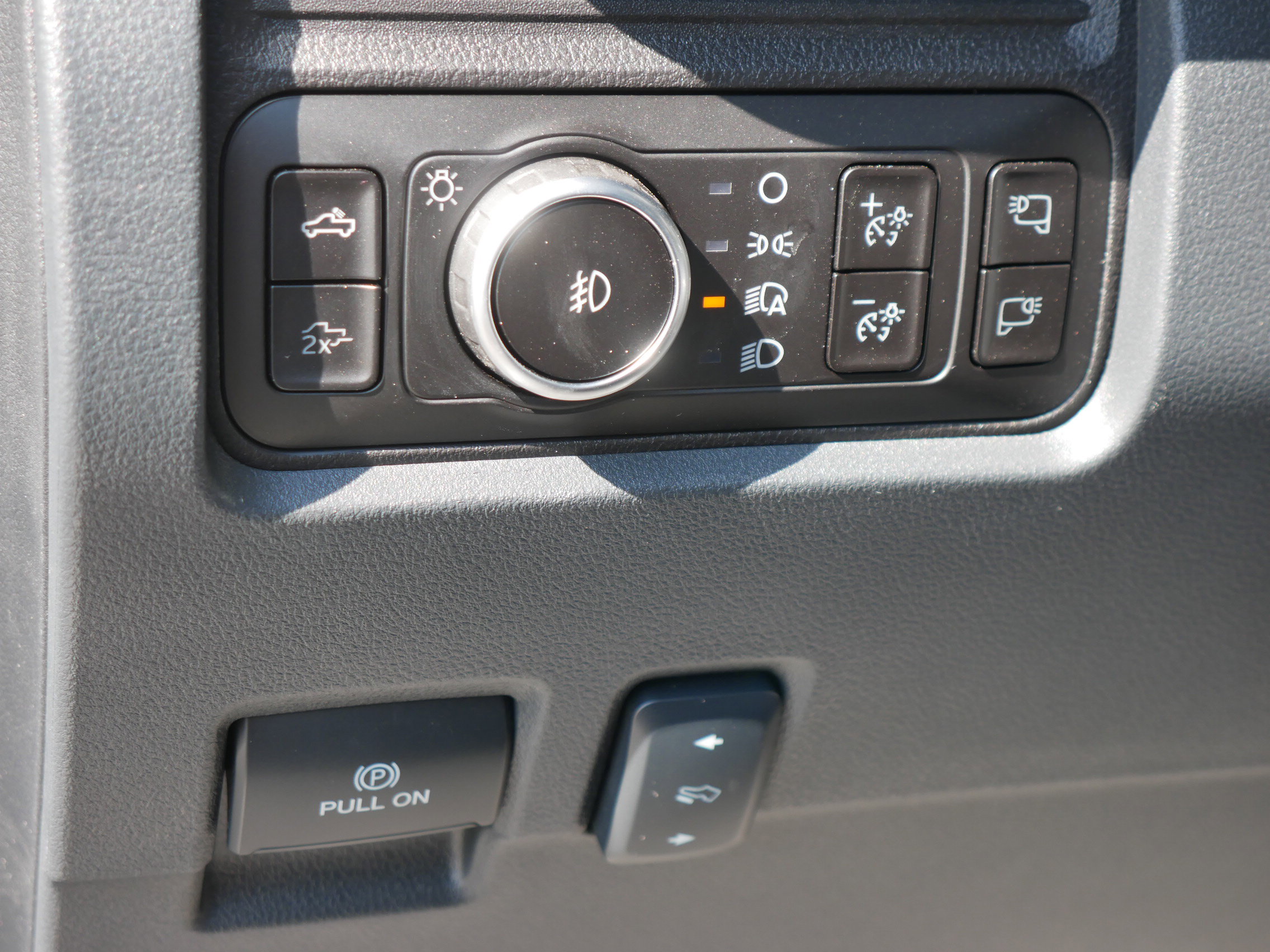 New 2025 Ford F250 Lariat w/ Lariat Ultimate Package image 6