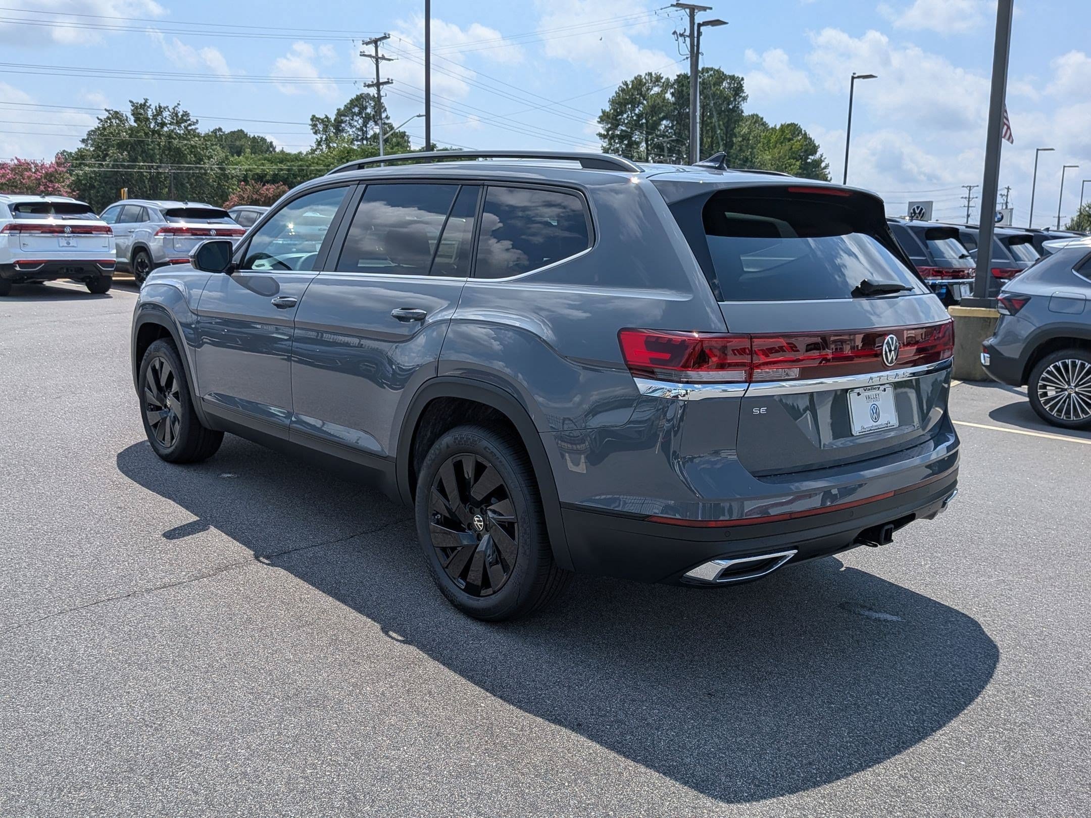 New 2026 Volkswagen Atlas SE FWD image 5