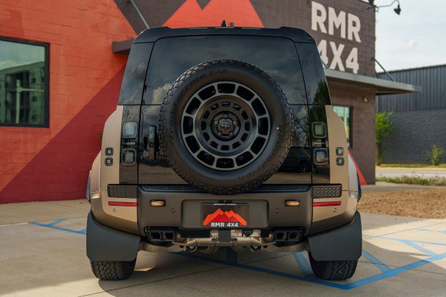 Used 2026 Land Rover Defender 110 OCTA image 6