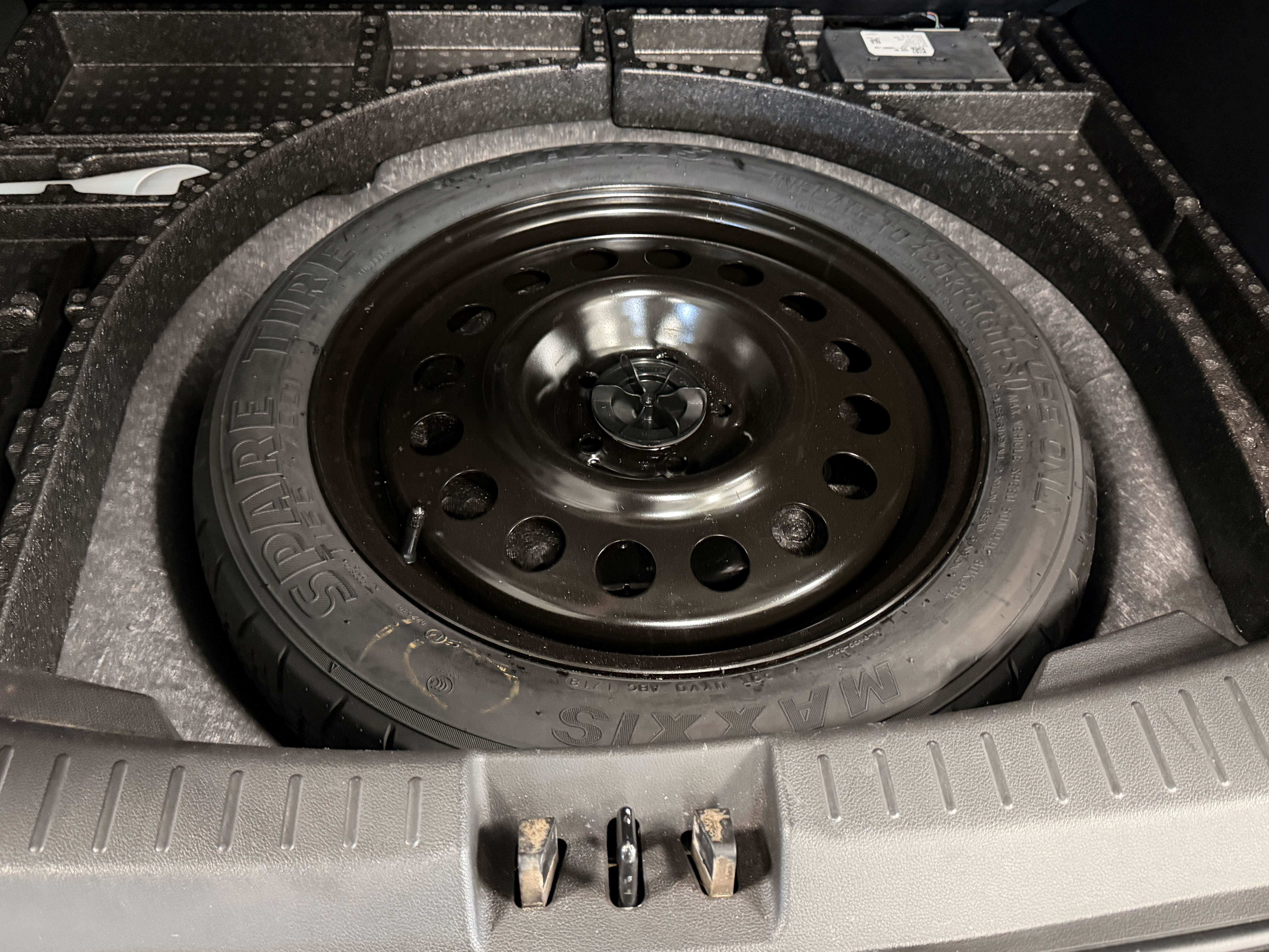 Used 2018 Ford Escape SE w/ SE SYNC Package FWD image 24