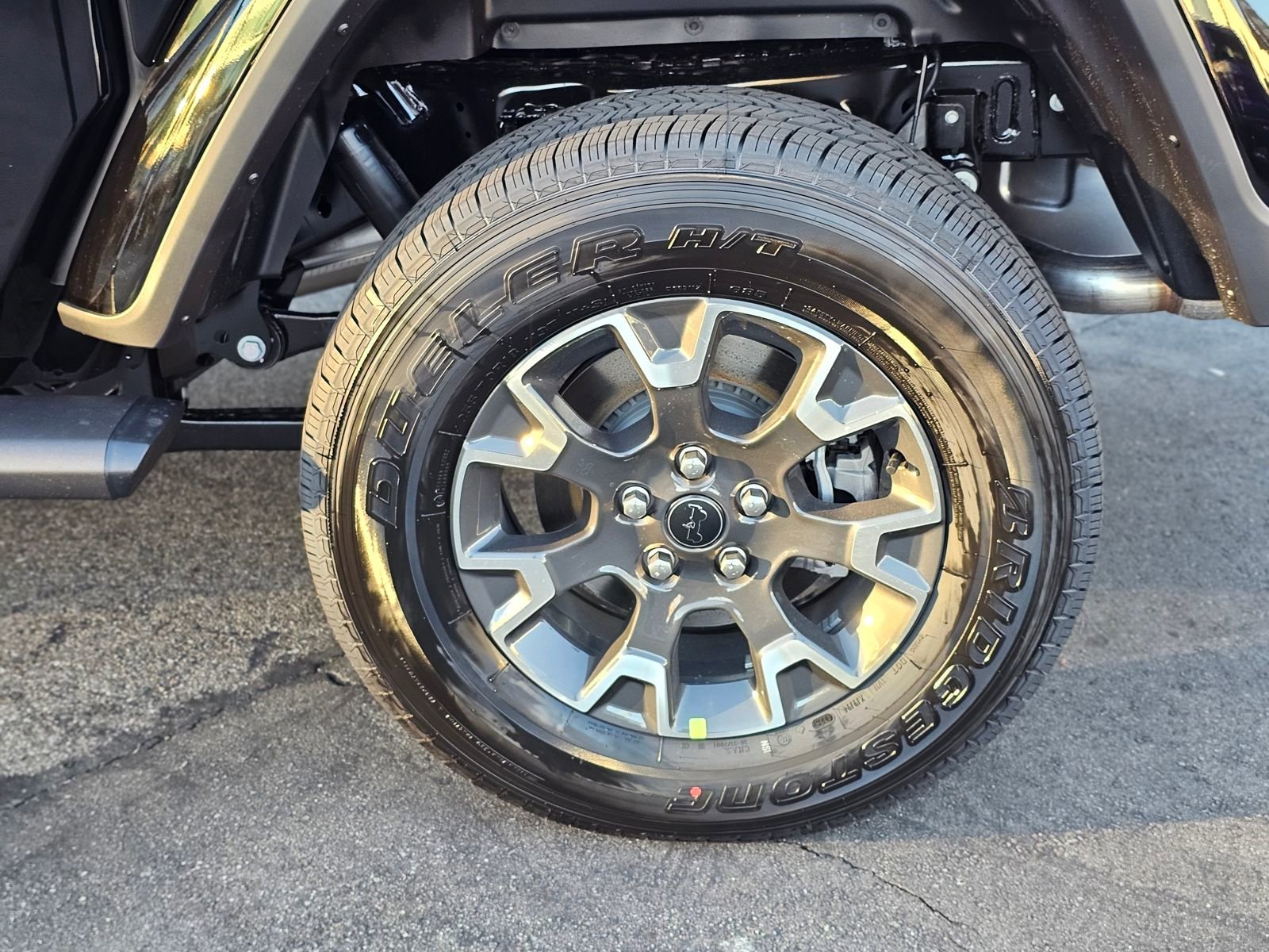 New 2026 Jeep Gladiator Sahara image 9