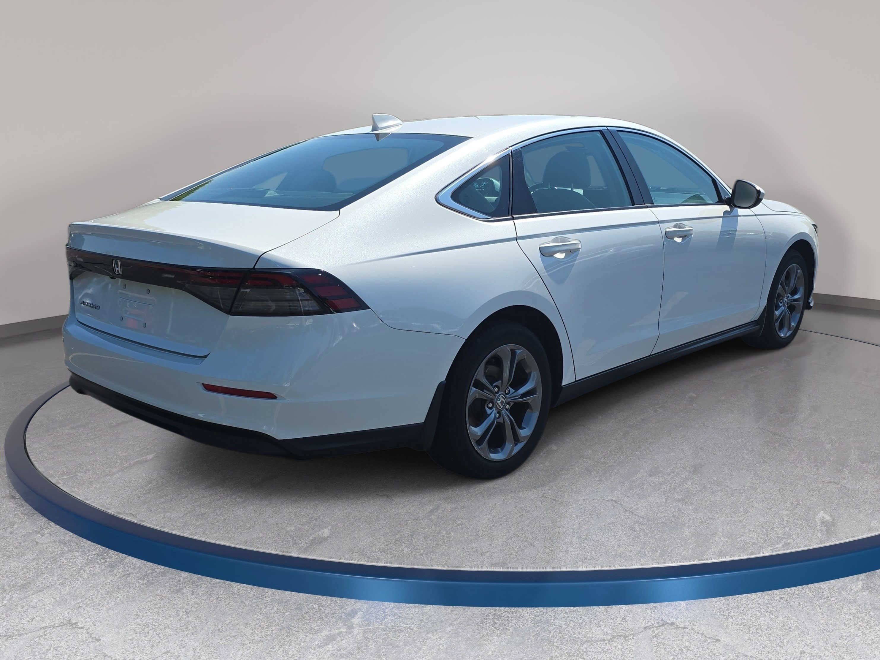 Used 2023 Honda Accord EX image 5