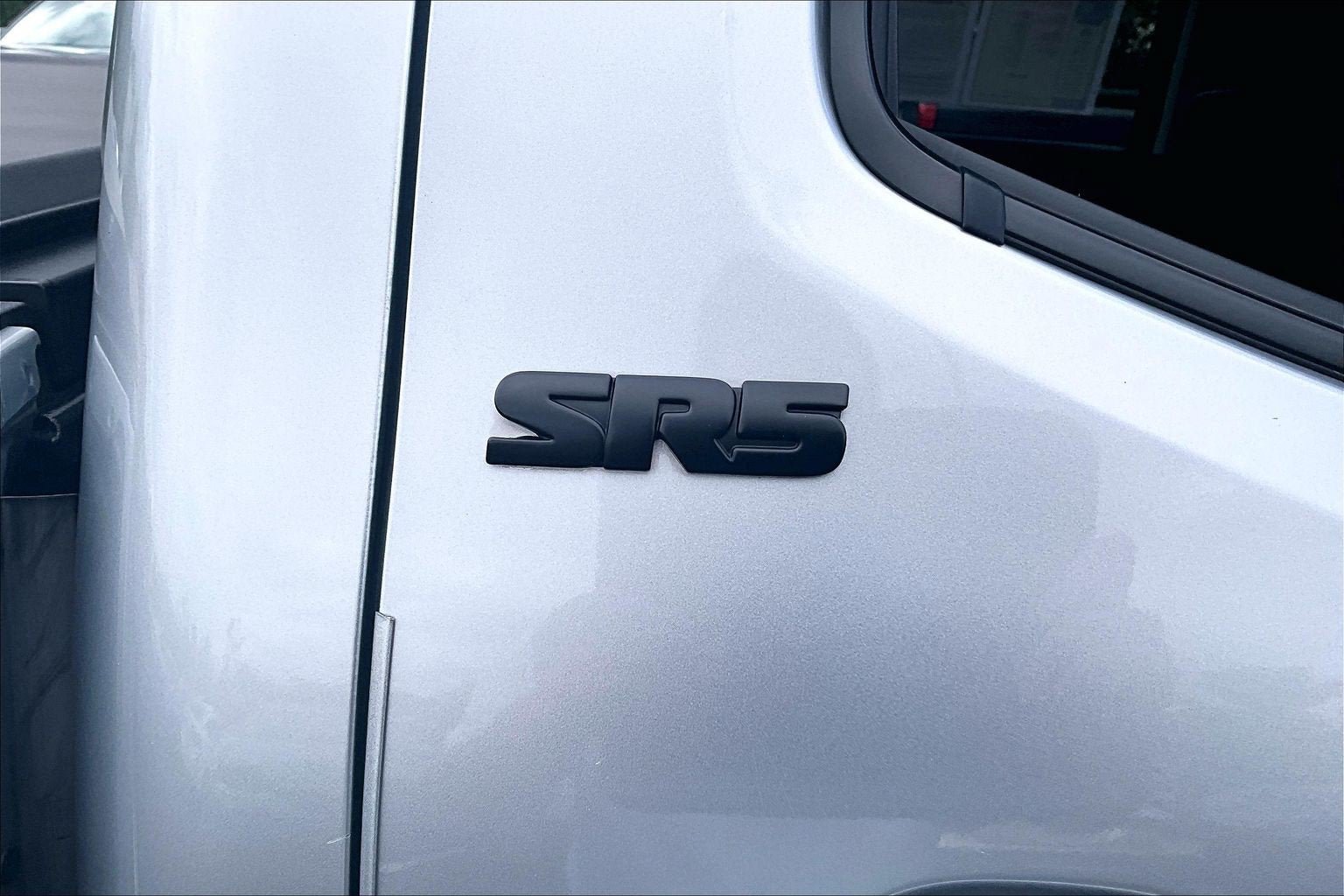 Used 2022 Toyota Tacoma SR5 AWD/4WD image 8