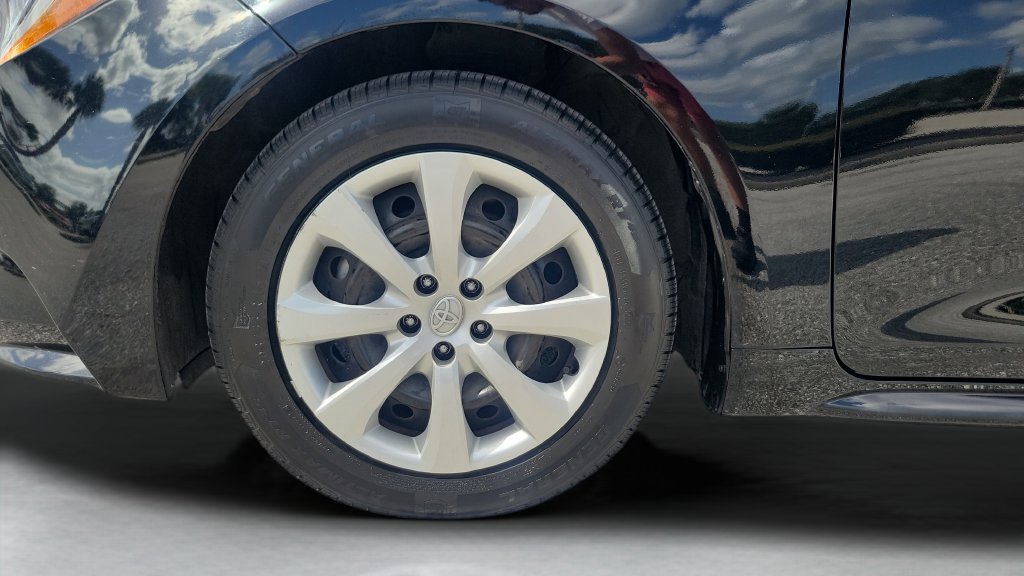 Certified 2026 Toyota Corolla LE FWD image 25