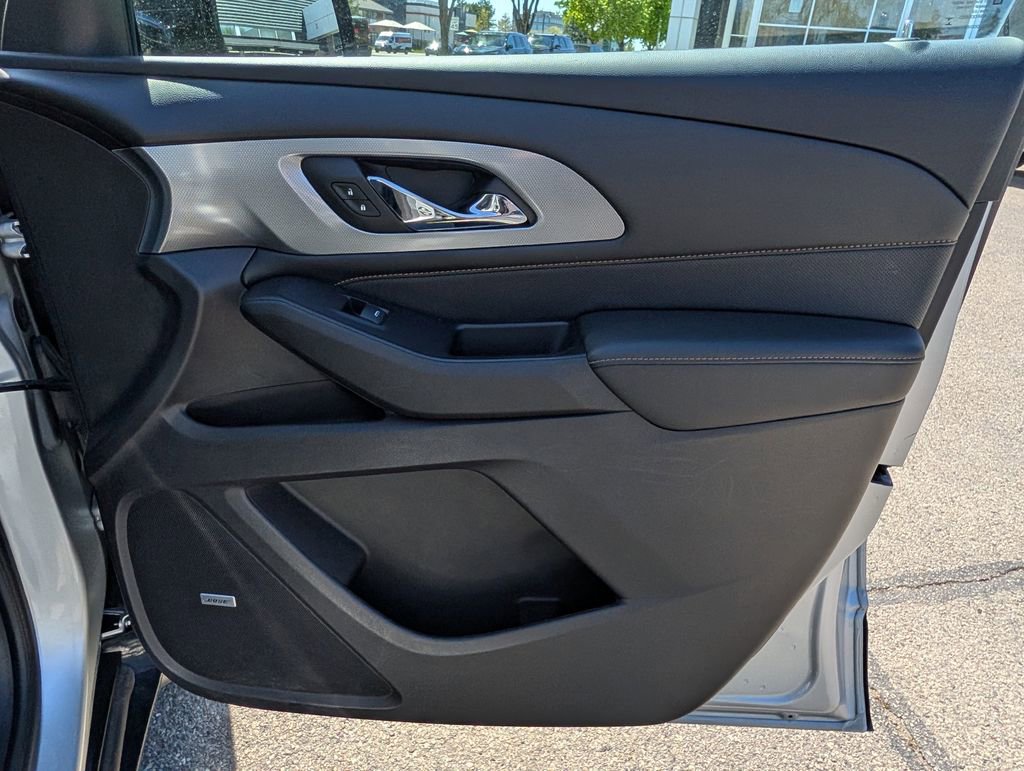 Used 2018 Chevrolet Traverse Premier w/ Redline Edition AWD/4WD image 17