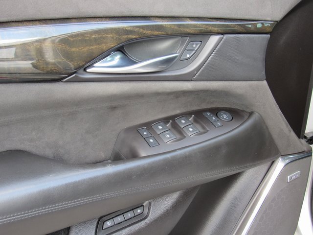 Used 2017 Cadillac Escalade Platinum image 15