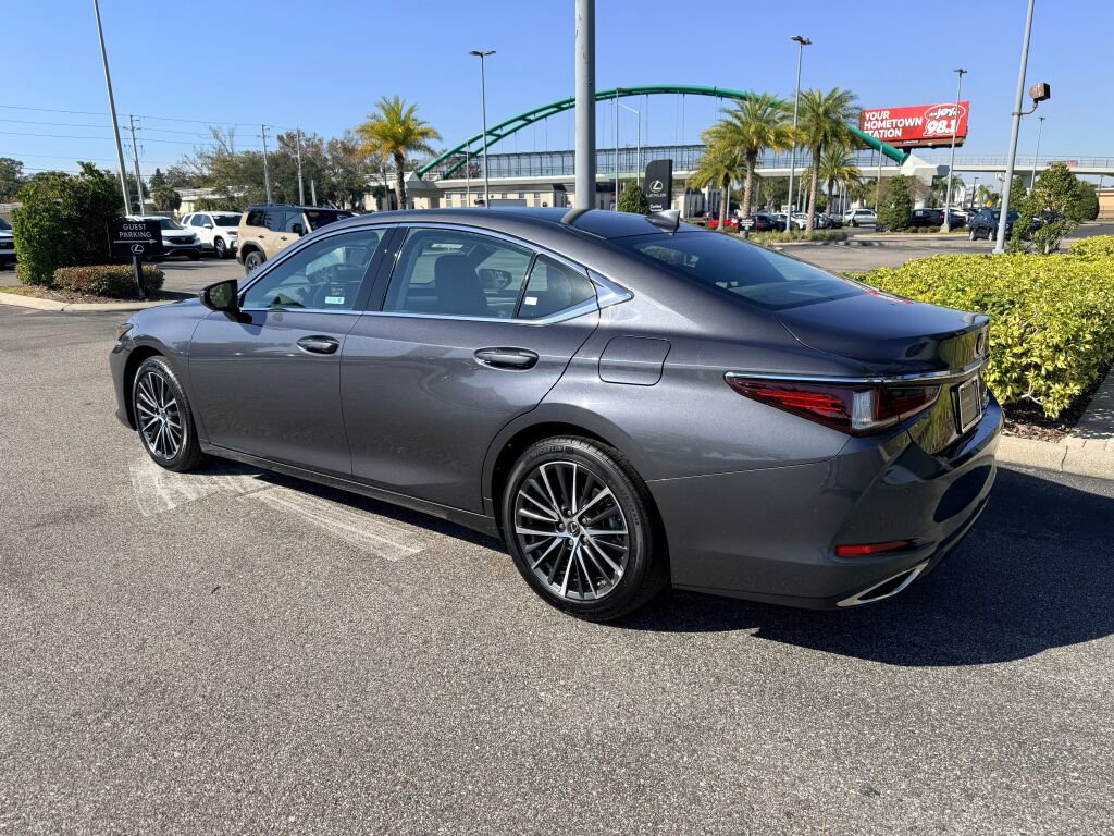 Used 2025 Lexus ES 350 ES 350 image 2