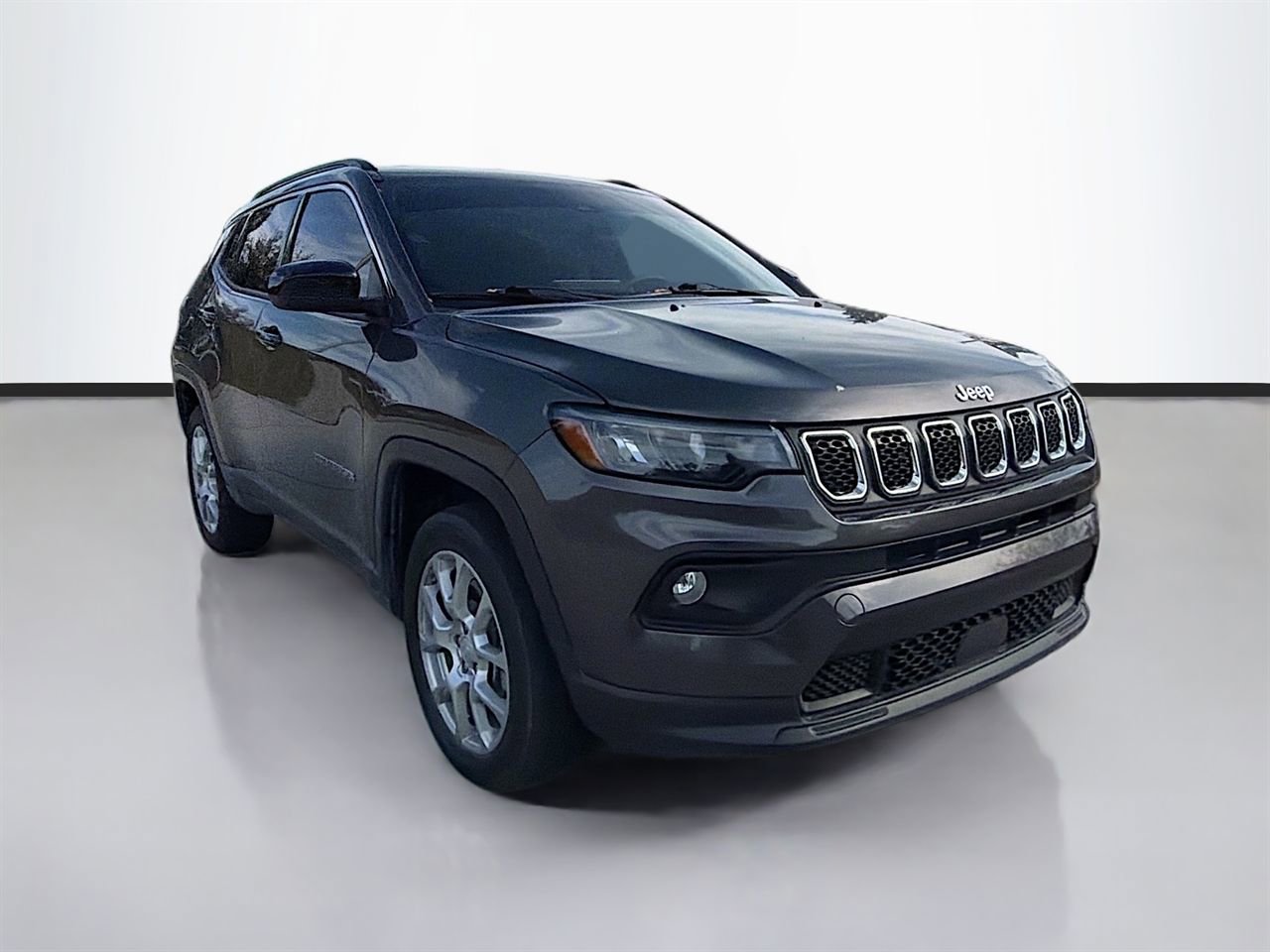 Used 2023 Jeep Compass Latitude video 2