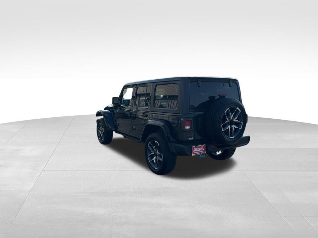 Used 2024 Jeep Wrangler Unlimited w/ Convenience Group AWD/4WD image 3