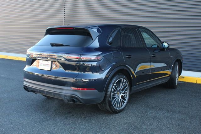 Certified 2023 Porsche Cayenne Platinum Edition w/ Assistance Package image 8