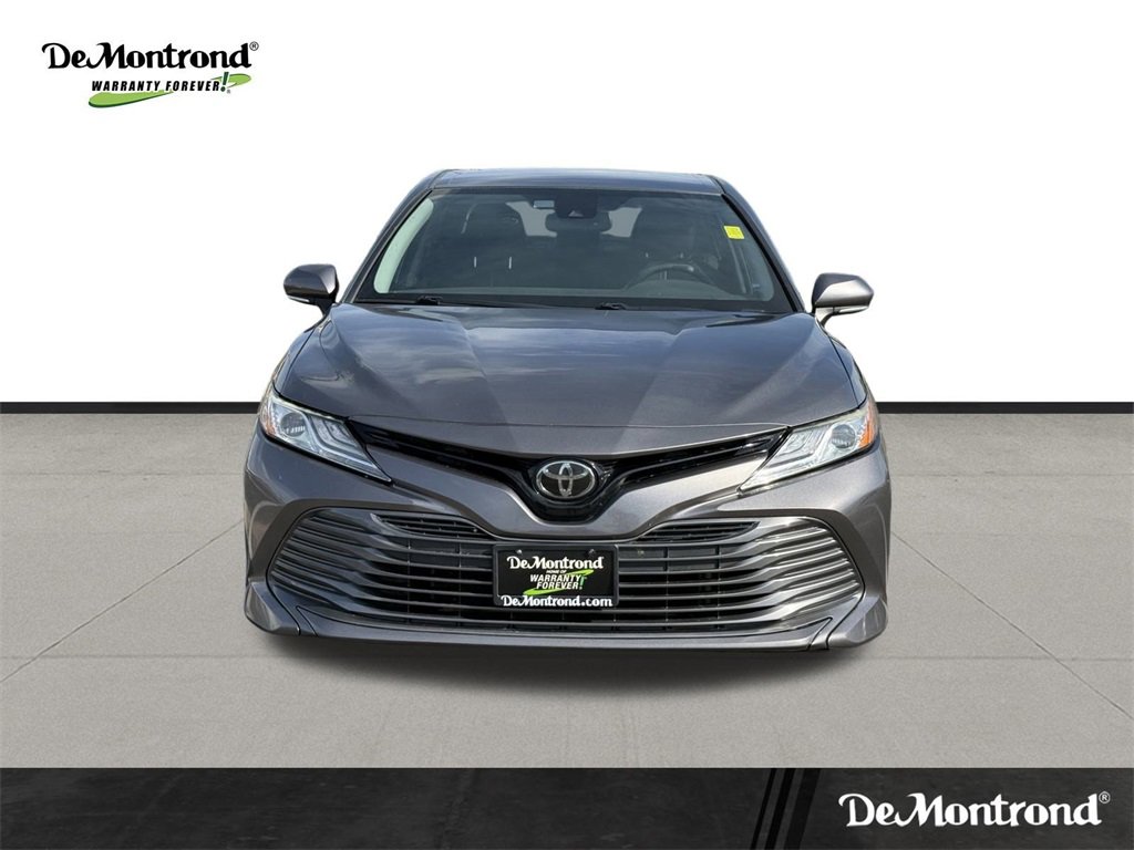 Used 2020 Toyota Camry XLE image 2