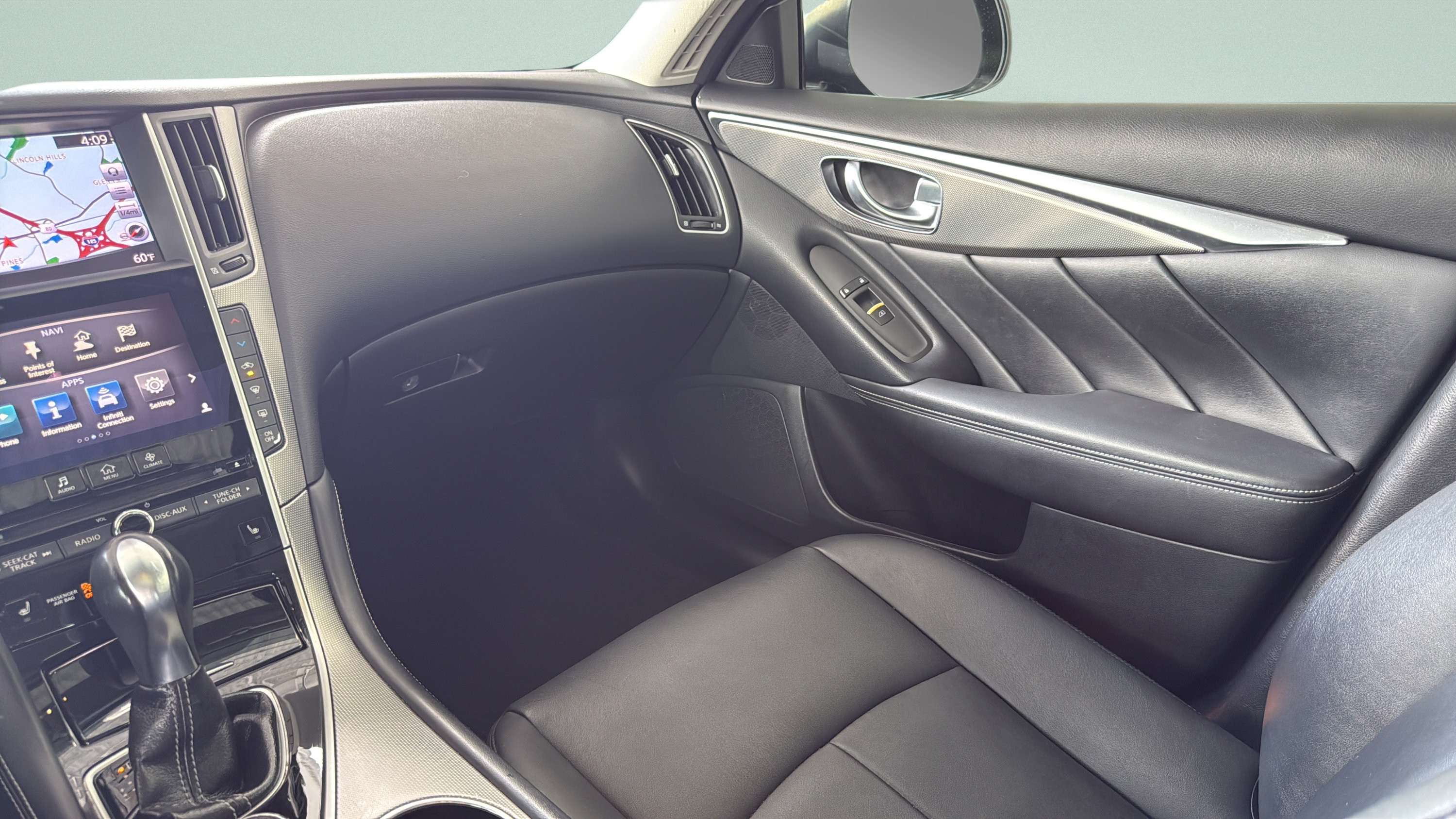 Used 2015 INFINITI Q50 Premium w/ Navigation Package RWD image 31