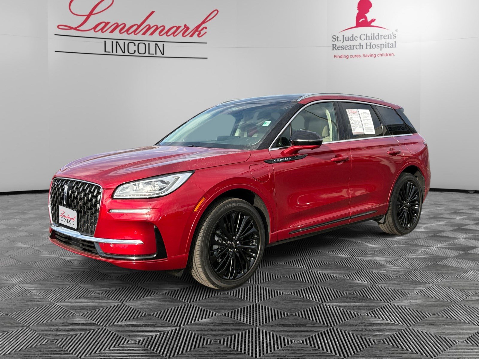 Certified 2024 Lincoln Corsair Grand Touring w/ Equipment Group 301A AWD/4WD image 1