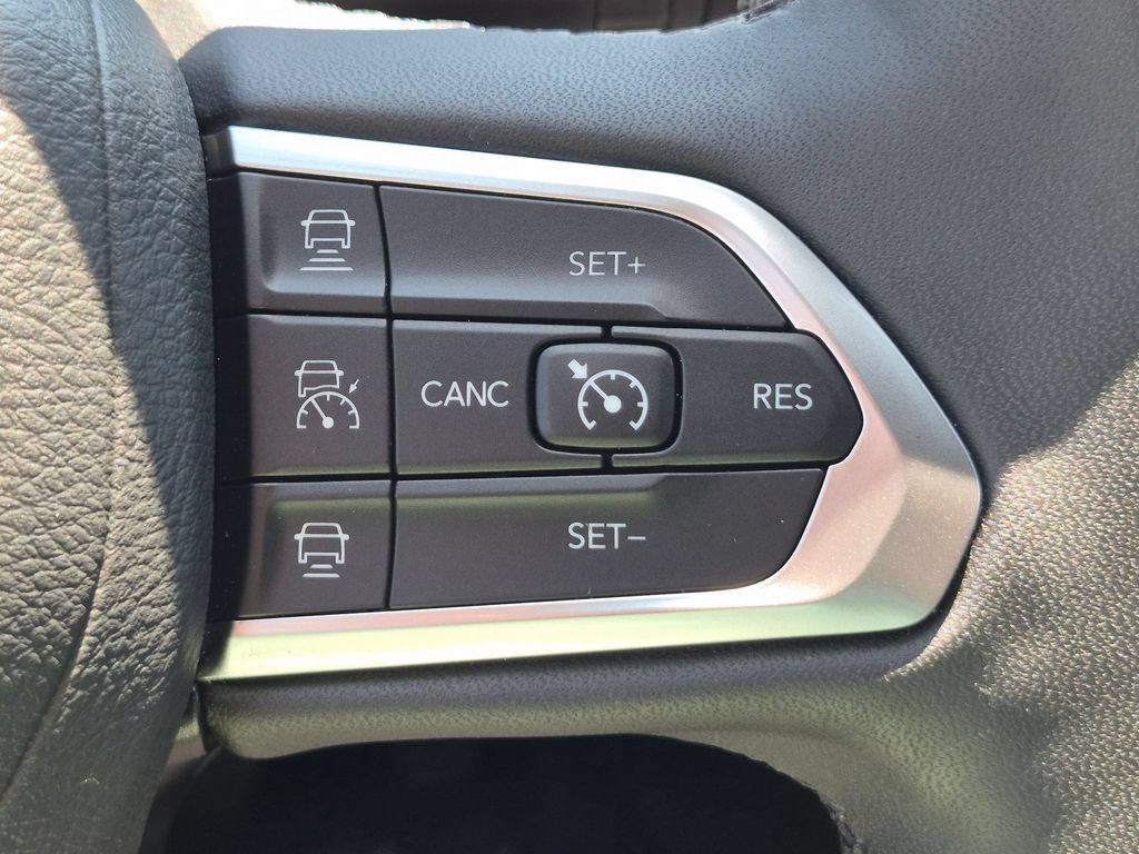 Used 2025 Jeep Compass Limited AWD/4WD image 21