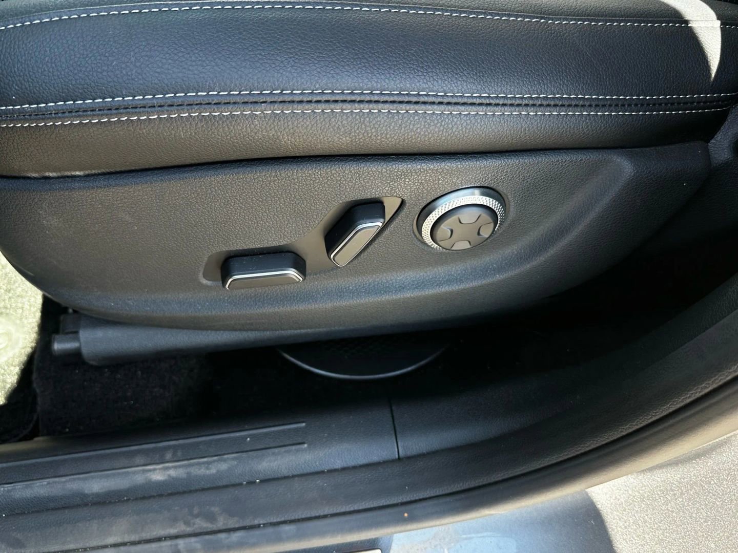 Used 2026 Genesis GV70 2.5T image 11