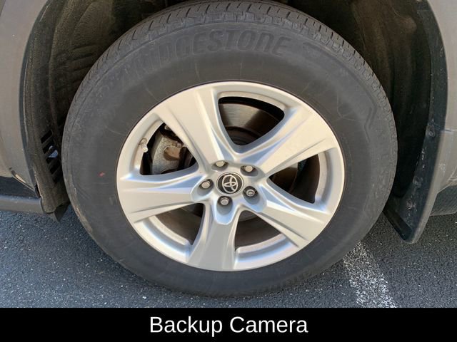 Used 2023 Toyota Highlander LE image 10