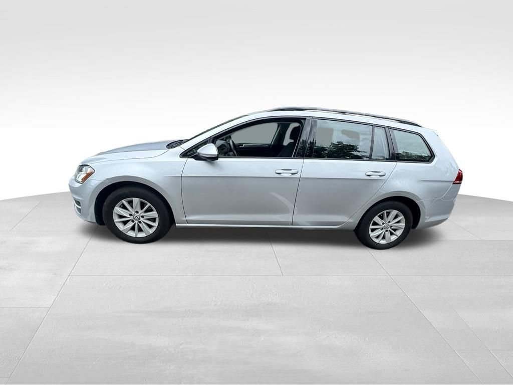 Used 2017 Volkswagen Golf SportWagen FWD image 2
